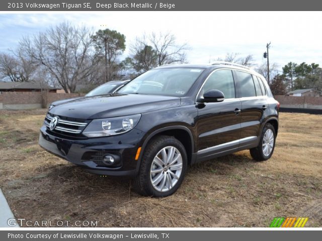 2013 Volkswagen Tiguan SE in Deep Black Metallic