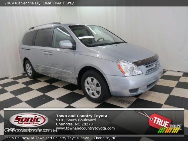 2009 Kia Sedona LX in Clear Silver