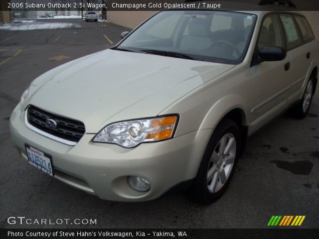 2006 Subaru Outback 2.5i Wagon in Champagne Gold Opalescent