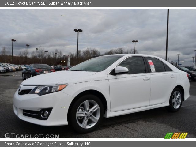 2012 Toyota Camry SE in Super White