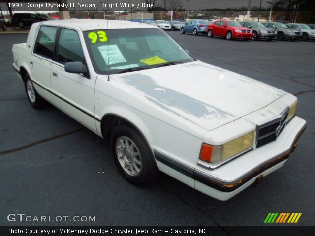 1993 Dodge Dynasty LE Sedan in Bright White