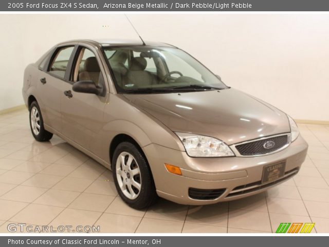 2005 Ford Focus ZX4 S Sedan in Arizona Beige Metallic