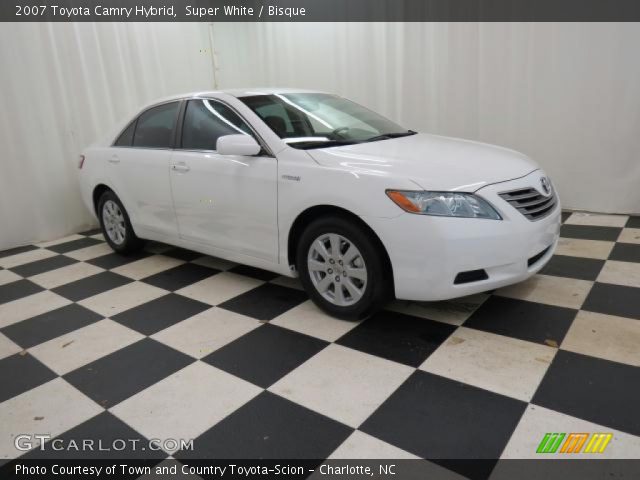 2007 Toyota Camry Hybrid in Super White