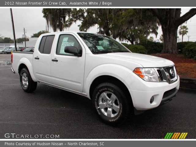 2012 Nissan Frontier SV Crew Cab in Avalanche White