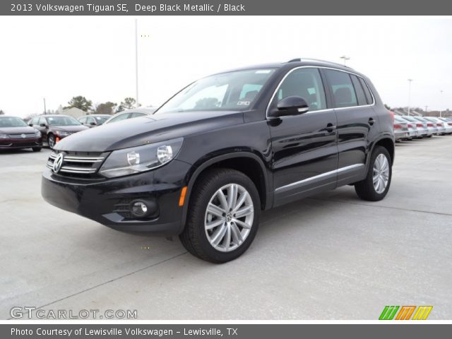 2013 Volkswagen Tiguan SE in Deep Black Metallic