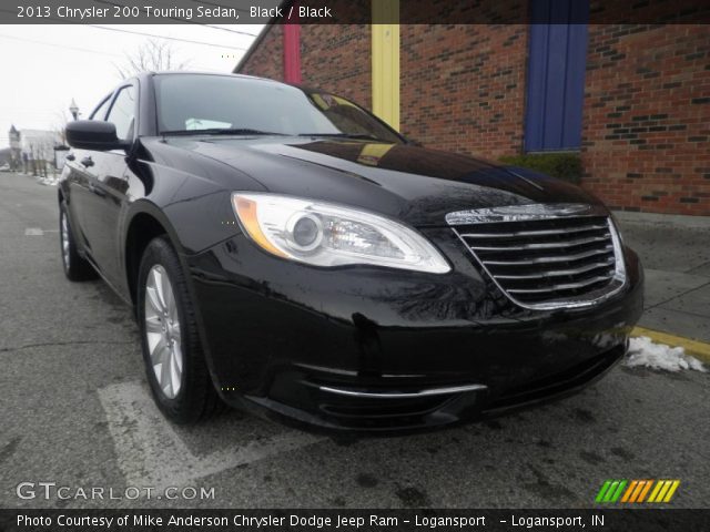 2013 Chrysler 200 Touring Sedan in Black
