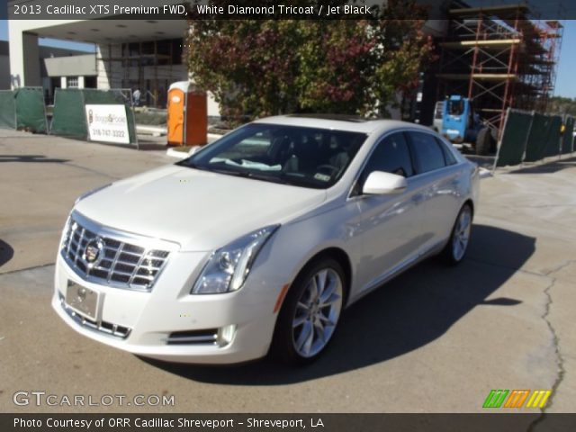 2013 Cadillac XTS Premium FWD in White Diamond Tricoat