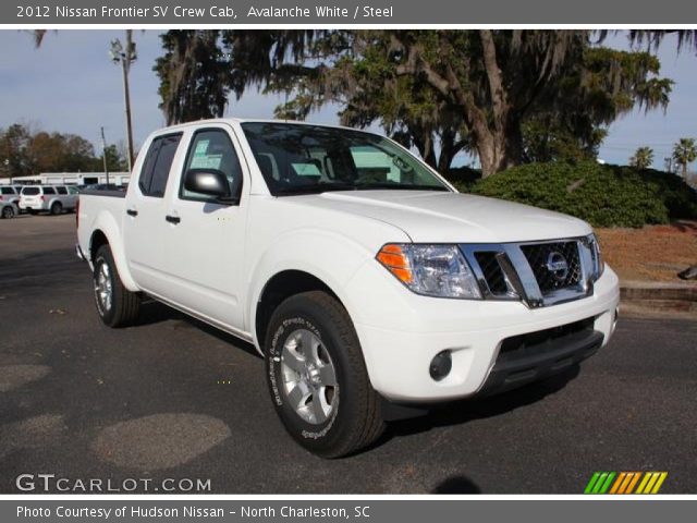 2012 Nissan Frontier SV Crew Cab in Avalanche White