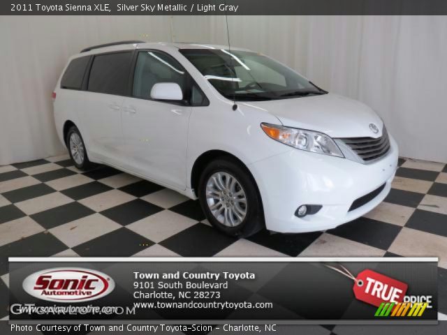 2011 Toyota Sienna XLE in Silver Sky Metallic