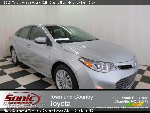 2013 Toyota Avalon Hybrid XLE in Classic Silver Metallic
