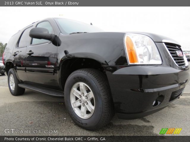 2013 GMC Yukon SLE in Onyx Black