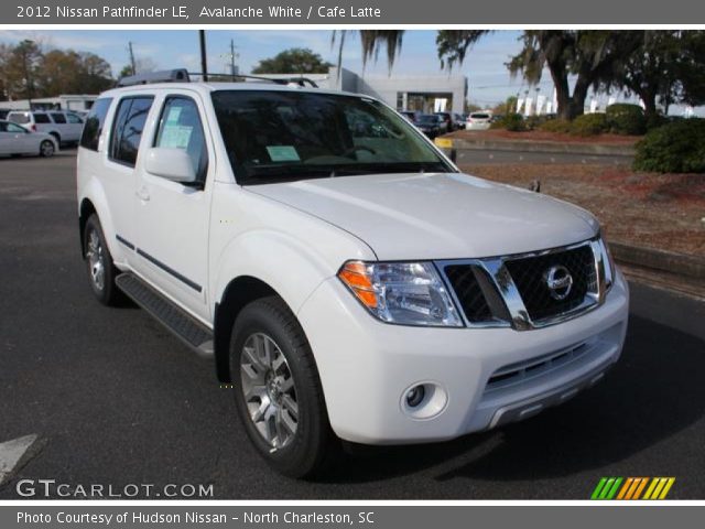 2012 Nissan Pathfinder LE in Avalanche White