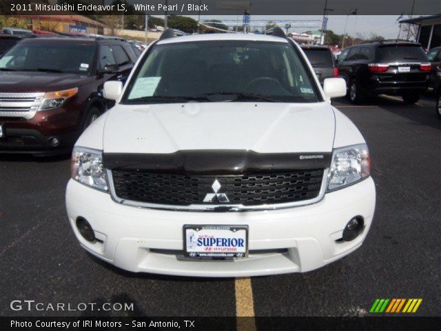 2011 Mitsubishi Endeavor LS in White Pearl