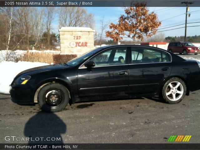 2005 Nissan Altima 3.5 SE in Super Black
