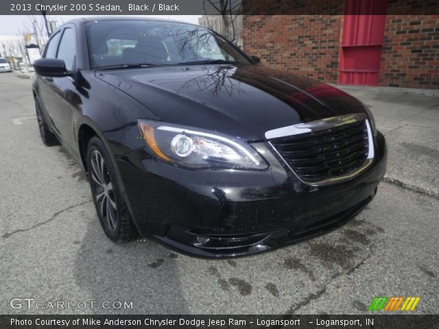2013 Chrysler 200 S Sedan in Black