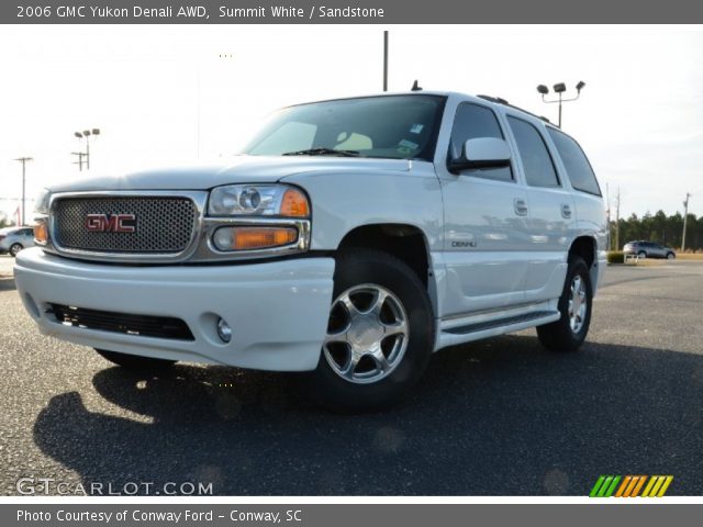2006 GMC Yukon Denali AWD in Summit White