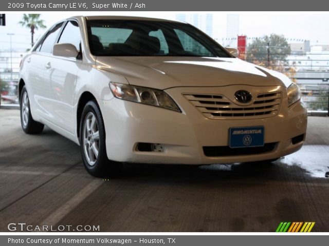 2009 Toyota Camry LE V6 in Super White