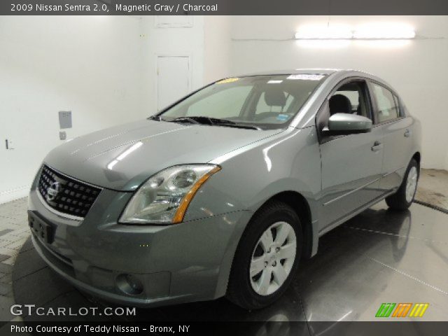 2009 Nissan Sentra 2.0 in Magnetic Gray