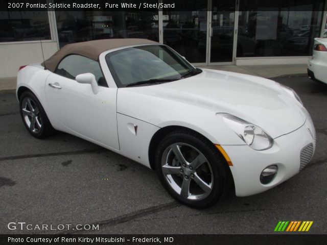 2007 Pontiac Solstice Roadster in Pure White