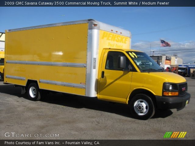 2009 GMC Savana Cutaway 3500 Commercial Moving Truck in Summit White