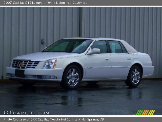 2007 Cadillac DTS Luxury II in White Lightning
