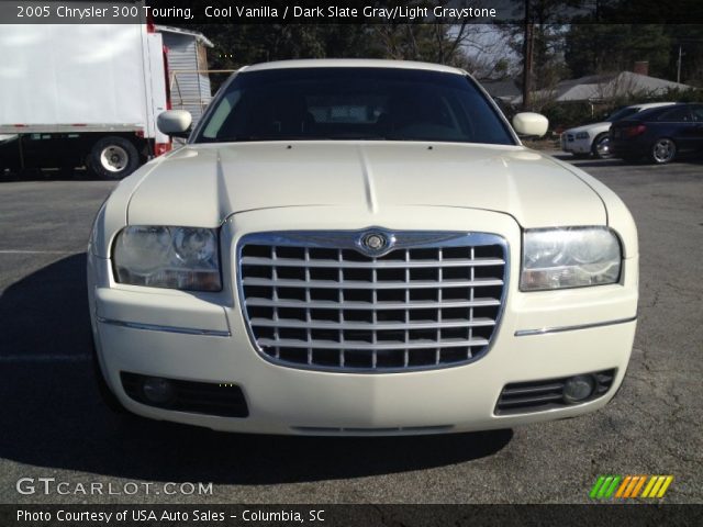 2005 Chrysler 300 Touring in Cool Vanilla