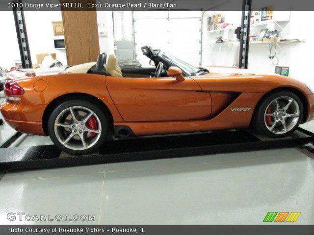 2010 Dodge Viper SRT10 in Toxic Orange Pearl