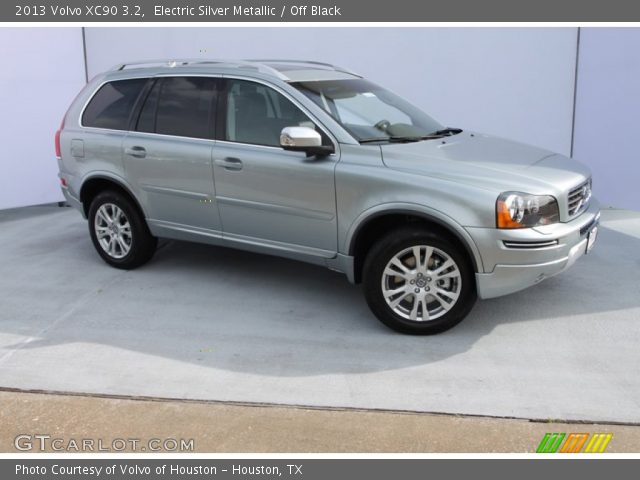 2013 Volvo XC90 3.2 in Electric Silver Metallic