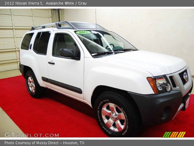 2012 Nissan Xterra S in Avalanche White