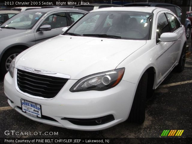 2013 Chrysler 200 S Sedan in Bright White