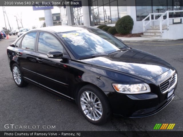 2010 Volvo S40 2.4i in Black Stone
