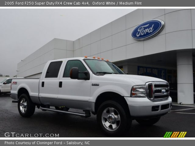 2005 Ford F250 Super Duty FX4 Crew Cab 4x4 in Oxford White