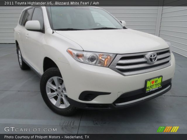 2011 Toyota Highlander V6 in Blizzard White Pearl