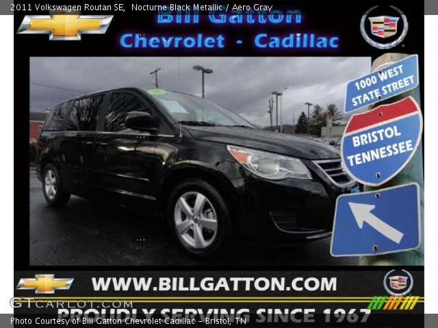 2011 Volkswagen Routan SE in Nocturne Black Metallic
