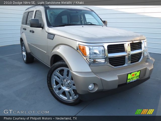 2010 Dodge Nitro SE in Light Sandstone Metallic