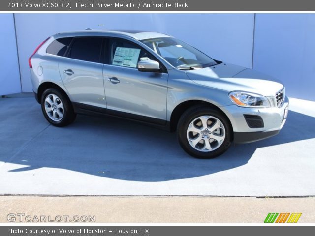 2013 Volvo XC60 3.2 in Electric Silver Metallic