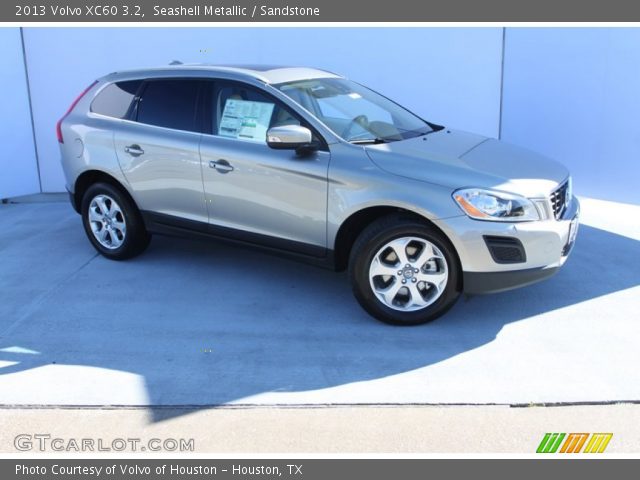 2013 Volvo XC60 3.2 in Seashell Metallic