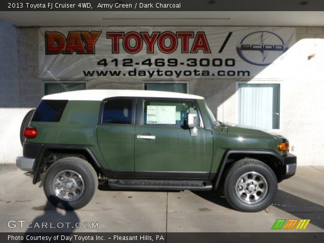 2013 Toyota FJ Cruiser 4WD in Army Green