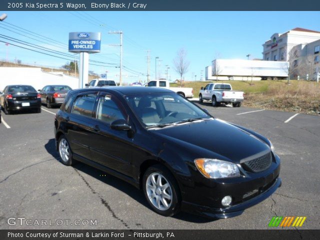 2005 Kia Spectra 5 Wagon in Ebony Black