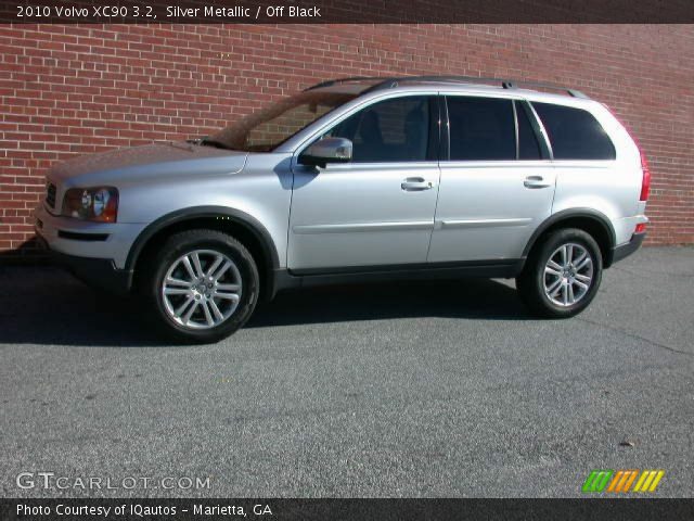 2010 Volvo XC90 3.2 in Silver Metallic