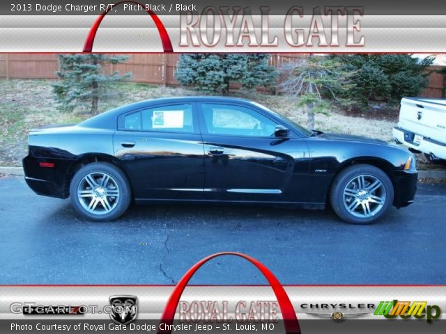 2013 Dodge Charger R/T in Pitch Black
