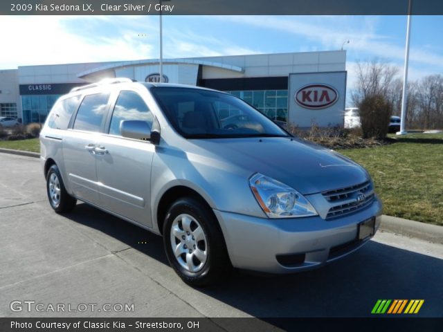 2009 Kia Sedona LX in Clear Silver