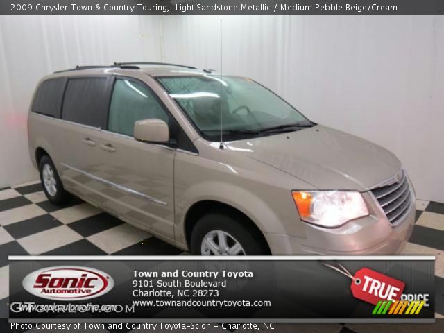 2009 Chrysler Town & Country Touring in Light Sandstone Metallic