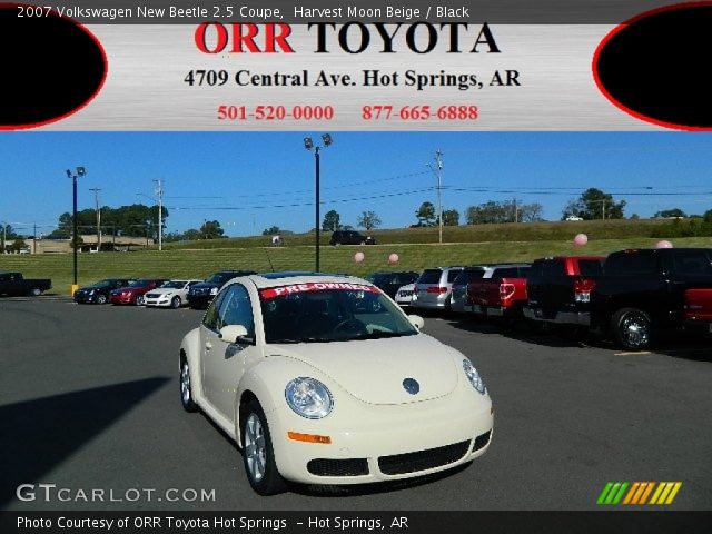 2007 Volkswagen New Beetle 2.5 Coupe in Harvest Moon Beige