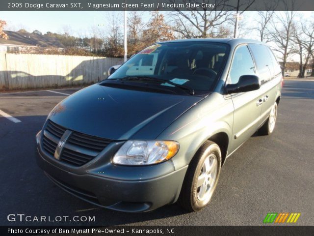 2005 Dodge Caravan SXT in Magnesium Green Pearl