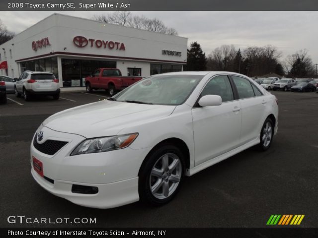 2008 Toyota Camry SE in Super White