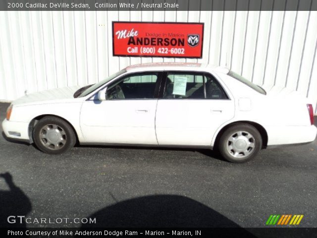 2000 Cadillac DeVille Sedan in Cotillion White