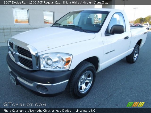 2007 Dodge Ram 1500 SXT Regular Cab in Bright White