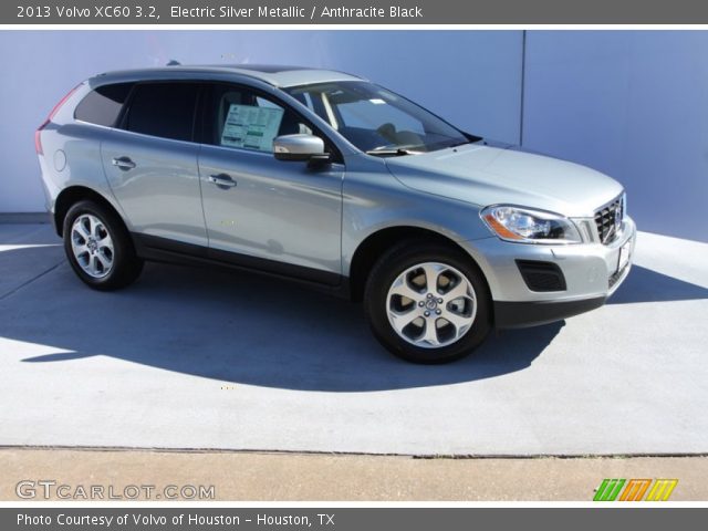 2013 Volvo XC60 3.2 in Electric Silver Metallic