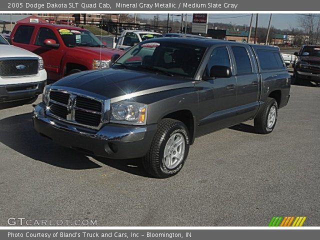 2005 Dodge Dakota SLT Quad Cab in Mineral Gray Metallic